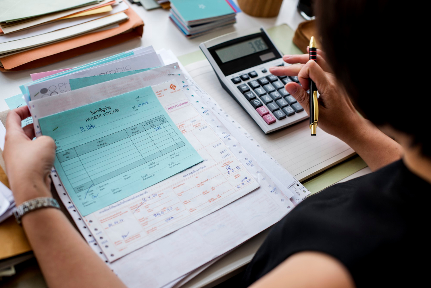 Cálculo de tasa de capitalización (cap rate) para medir rentabilidad en inversiones inmobiliarias